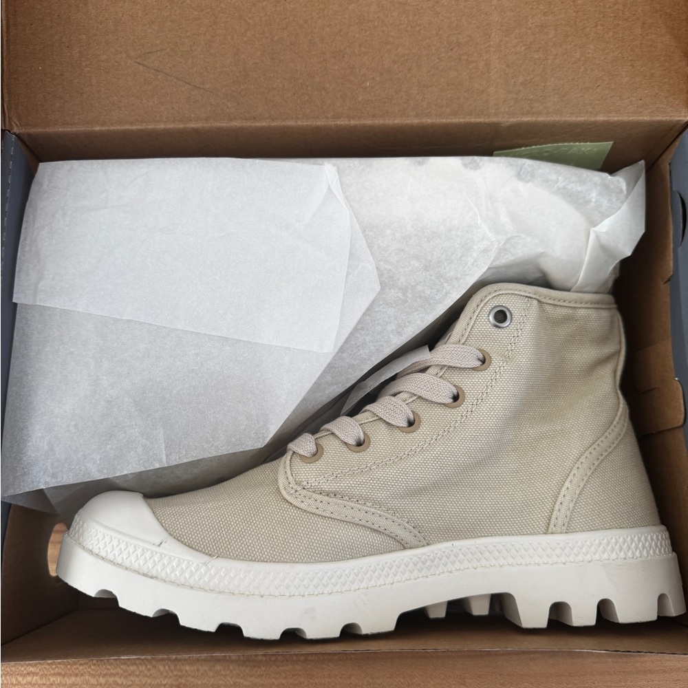 NWT Palladium Canvas Ankle Boots Beige Size 6